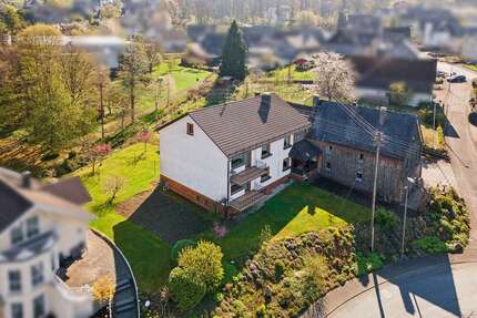 Haus zum Kaufen in Netphen 299.000,00 € 268 m²