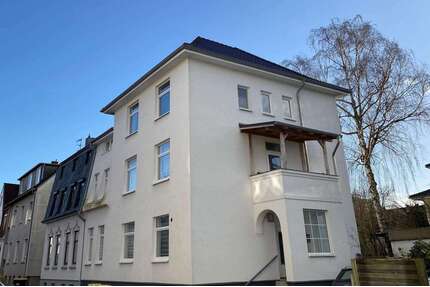 Haus zum Kaufen in Bremerhaven 365.000,00 € 215.93 m²