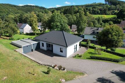 Modernes Einfamilienhaus in Gondenbrett – Baujahr 2019, sofort bezugsfertig