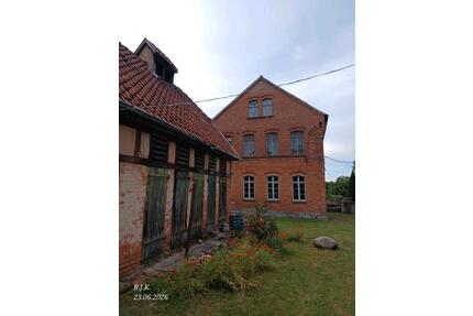 Zweifamilienhaus - 10.000,00&nbsp;EUR Kaufpreis, ca.&nbsp; 250,00&nbsp;m&sup2; in Wanzleben-Börde (PLZ: 39164)