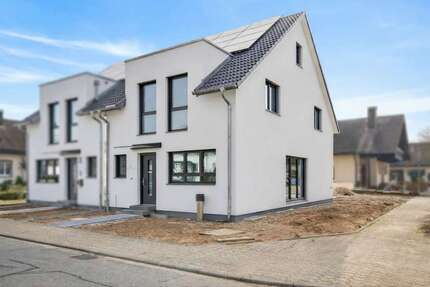 Haus zum Kaufen in Stutensee Spöck 779.000,00 € 127 m² - Stutensee / Spöck