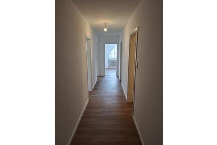 Frisch kernsanierte 3-Zimmer-Wohnung mit Balkon und Schlossblick - Ober-Ramstadt