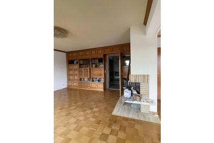 helle, teilmöblierte 2,5 Zimmer Wohnung - Freiburg im Breisgau