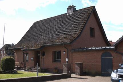 Einfamilienhaus mit großem Eckgrundstück - provisionsfrei - Todesfelde