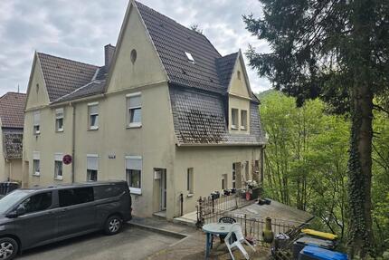 Modernisiertes Zweifamilienhaus mit separaten Eingängen - Altena