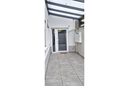 Ideal gelegene, helle moderne Dachgeschoßwohnung - mit Aufzug sowie Terrassennutzung in Biedenkopf