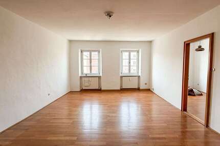 Wohnung zum Mieten in Tittmoning 1.900,00 € 300 m²
