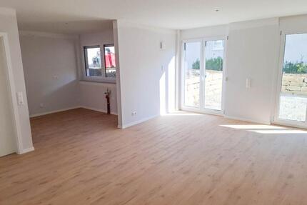 Tolle 3-Zimmer-Wohnung mit Terrasse und Gartenanteil - Leonberg