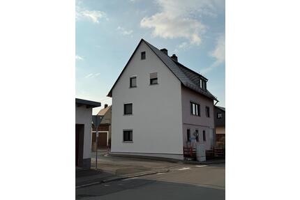 2 Fam-Haus in Nordhalben mit Garten