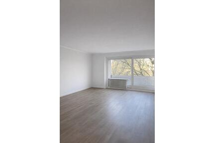 Helle 3ZKB mit 2 Balkonen, Aufzug und Parkplatz in Bremen