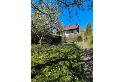 Großzügiges Haus mit idyllischem Garten (Erbpacht) - München Messestadt Riem