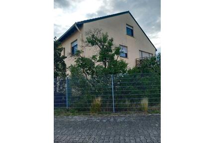 Zweifamilienhaus auf großem Grundstück zu verkaufen - Altlußheim