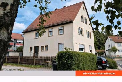 Helle 2,5 Zimmer Wohnung inkl. EBK, Stellplatz. u. Garage - Feuchtwangen