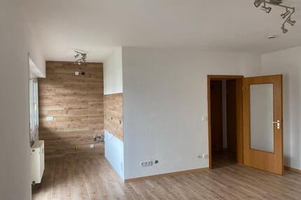 1 Zimmer Wohnung Trossingen Balkon Keller EBK Kfz-Stellplatz - Tuttlingen