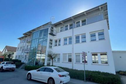 SCHICKE - HELLE - 3 ZIMMER-ETW mit gr.BALKON + EBK + GARAGE KAUFBEUREN - nähe STADTRAND!