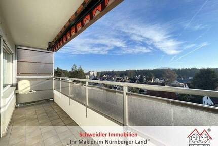 Fernblick inklusive! Bezugsfreie 2-Zimmer-Wohnung mit Loggia in Röthenbach a. d. Pegnitz