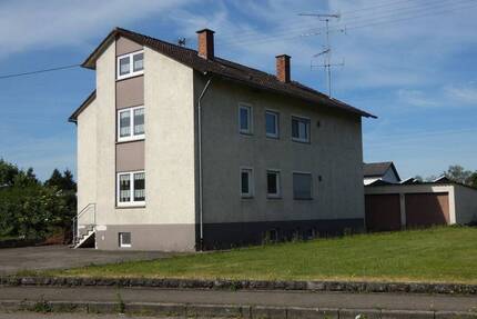 Zweifamilienhaus mit Einliegerwohnung und großem Grundstück - Ertingen