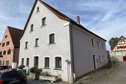 Haus zum Kaufen in Pleinfeld 339.000,00 € 217 m²