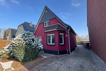 Stilvolles Einfamilienhaus mit Pool und Einliegerwohnung in Delmenhorst zu verkaufen