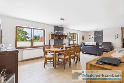 Zeitlose Doppelhaushälfte mit lichtdurchflutetem Wohnbereich und massiver Garage - Hohenmocker