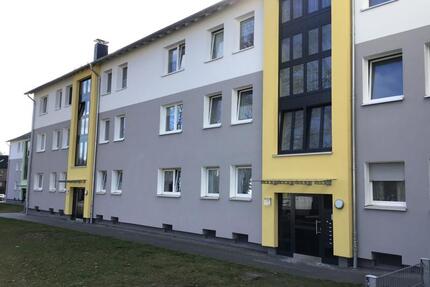 Wo das Leben so spielt - renovierte 3-Zimmer-Wohnung mit Balkon - Bielefeld Sennestadt