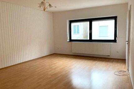 Straubing Bestlage - großzügige 2,5 Zimmer Wohnung in der Altstad - München Thalkirchen-Obersendling-Forstenried-Fürstenried-S