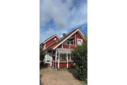 Wunderschönes schwedenrotes Holzhaus am Feldrand | von Privat - Schöneck Büdesheim