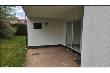 Hier erwartet Sie eine schöne, helle 2 12 Zimmerwohnung mit gr. Terrasse und Grünfläche. - Schwäbisch Gmünd Wustenriet