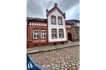 Haus zum Kaufen in Tangermünde 199.000,00 € 270 m²