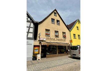 Wohn- und Geschäftshaus zentral am Marktplatz Baudenkmal - Pottenstein