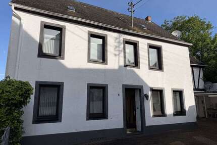 Haus zum Kaufen in Münstermaifeld 135.000,00 € 132.09 m²