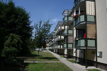 Wohnung zum Mieten in Gera 220,39 € 32.65 m²