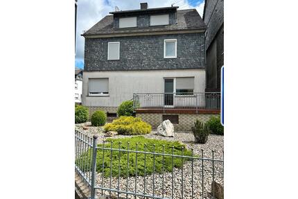 Schönes Ein- Bis Zweifamilienhaus mit Garten in Hirschfeld - Büchenbeuren
