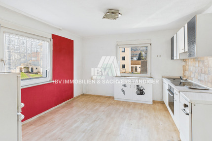 Kompakt - günstig und gut zu Vermieten: helle 2-Zimmer-Wohnung mit Balkon und Einzelgarage - Sulzbach-Rosenberg