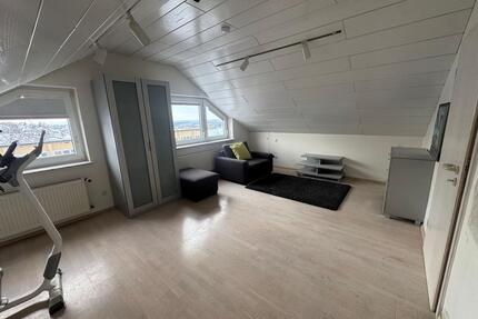 Dachgeschoss - 950,00&nbsp;EUR Kaltmiete, ca.&nbsp; 70,00&nbsp;m&sup2; in Hanau (PLZ: 63456) Groß-Steinheim