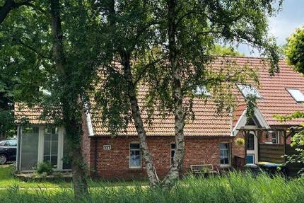 ~~Wohnen mit Hauscharakter - großzügige Landhauswohnung mit Wintergarten und Kaminofen~~ - Südbrookmerland / Oldeborg