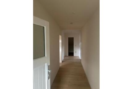 Großzügige 4-Zimmer-Wohnung mit Einbauküche & Gartenmitnutzung - Niederwörresbach
