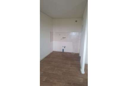 Wohnung zum Mieten in Halle (Saale) 450,00 € 64.45 m²