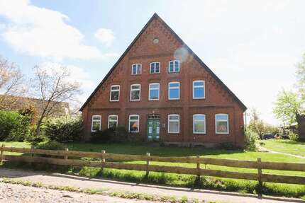 Haus zum Kaufen in Lübeck 380.000,00 € 240 m²