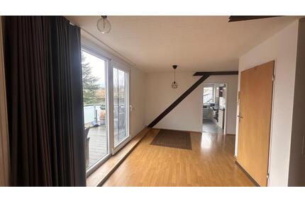 75m² DG Wohnung mit Südbalkon - 650,00&nbsp;EUR Kaltmiete, ca.&nbsp; 75,00&nbsp;m&sup2; in Würselen (PLZ: 52146)