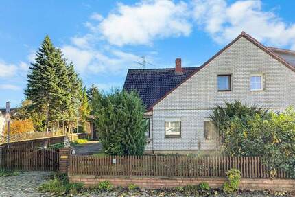 Erbbaugrundstück: Doppelhaushälfte mit Entwicklungspontzial & großem Grundstück - ruhige Wohnlage - Hannover Mittelfeld