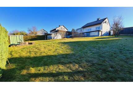 Freistehendes Einfamilienhaus mit Garage und Carport in Wermelskirchen Dabringhausen