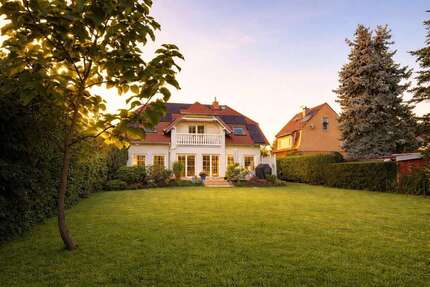 Haus zum Kaufen in Markkleeberg 1.289.000,00 € 309 m²