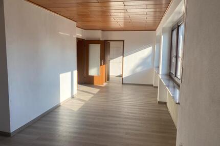 Schöne renovierte 3 Zim. Wohnung in beliebten Wohngebiet in Rothe - Rothenburg ob der Tauber