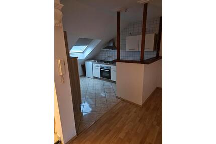 3 Zimmer Dachgeschoss Wohnung zu vermieten - Hambrücken