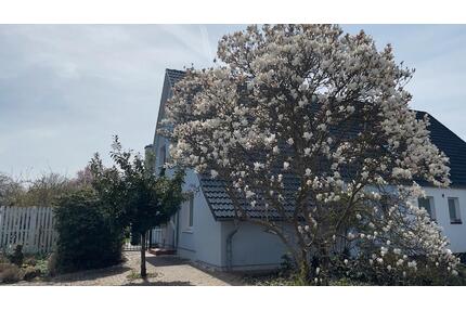 Schöne Doppelhaushälfte Isernhagen (Neuwarmbüchen) zu vermieten