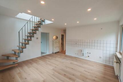 Frisch renovierte, exklusive Maisonettewohnung mit Galerie, Kamin - Berlin Reinickendorf