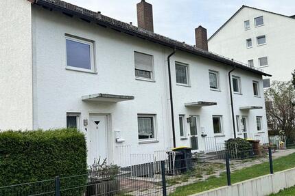 Reihenmittelhaus mit Garage und Garten - Kassel Niederzwehren