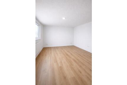 Hochwertig Kernsanierte 2-Zimmer Wohnung mit Balkon in Freilingen - Wirges