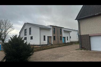 2 moderne Doppelhaushälften in Groß Dahlum zu vermieten - Braunschweig Lehndorf-Watenbüttel